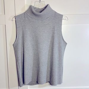 Rib knit sleeveless turtle-neck